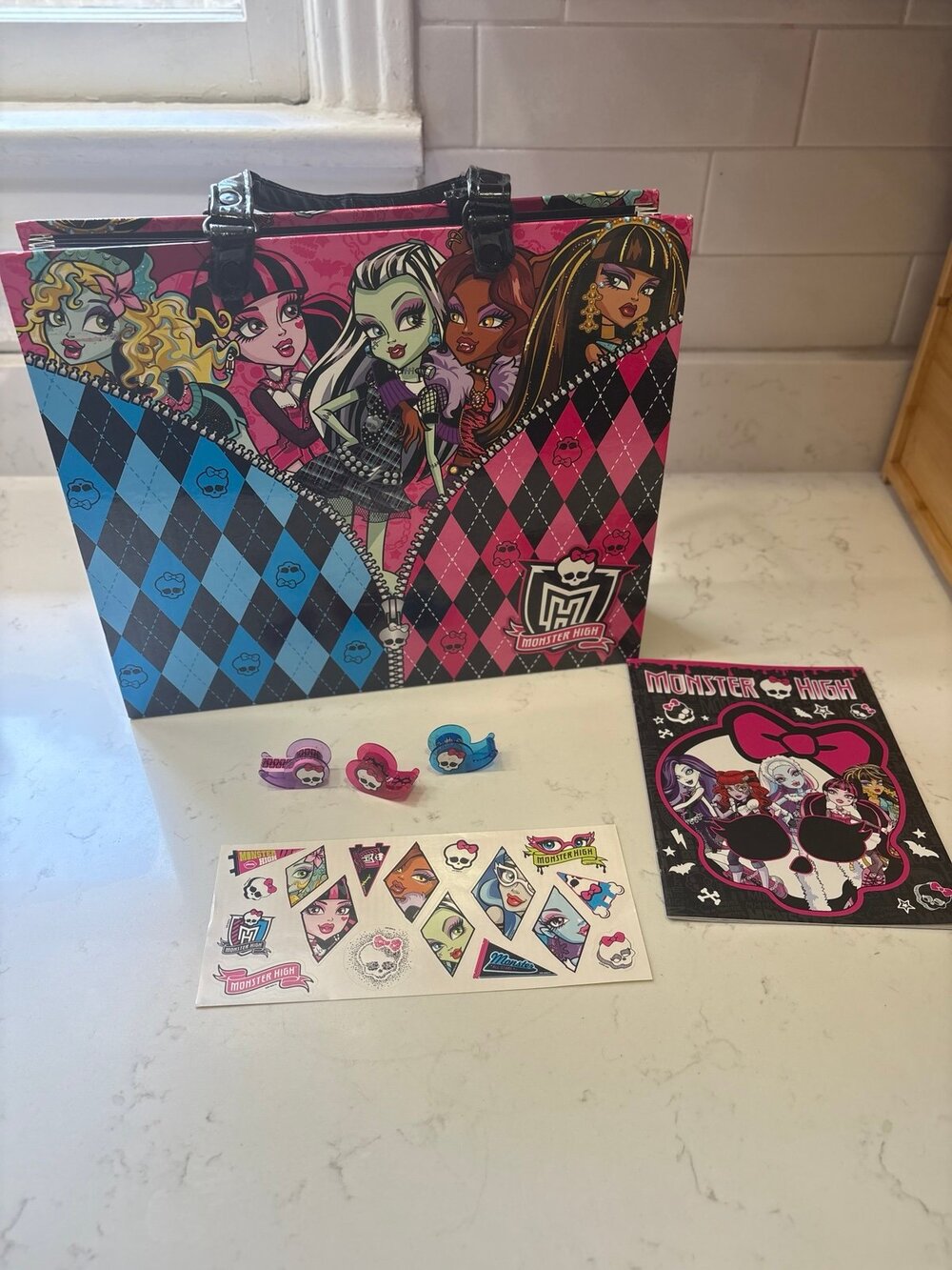 Monster High Accordian Folder and Accessory set